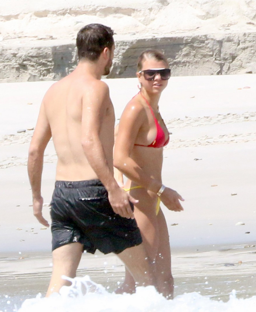 sofia richie scott disick pda filled jet ski ride 02