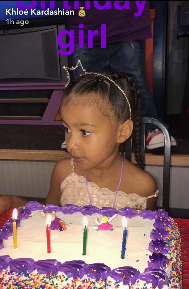 4173602B00000578 4609924 Happy day North West was given an enormous cake as Kim and Khloe a 1 1497600424133
